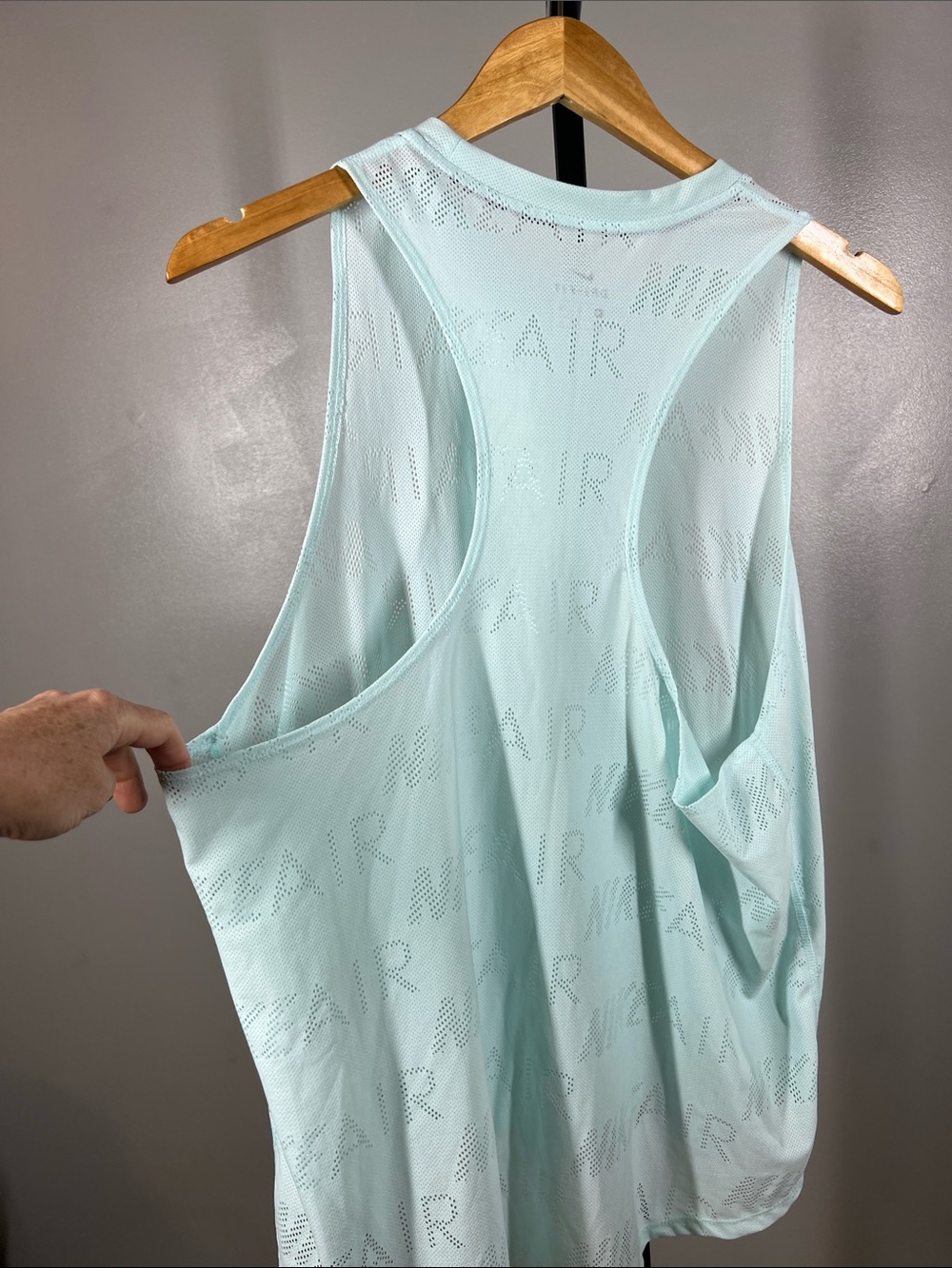 Nike Women’s Mint Green Nike Air Sleeveless Tank Top - Picture 3 of 6